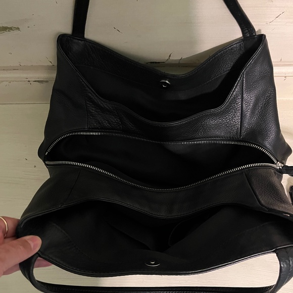 Vince Camuto Large Pebbled Leather Multi Compartment Black Tote Bag Size OS - Picture 7 of 13